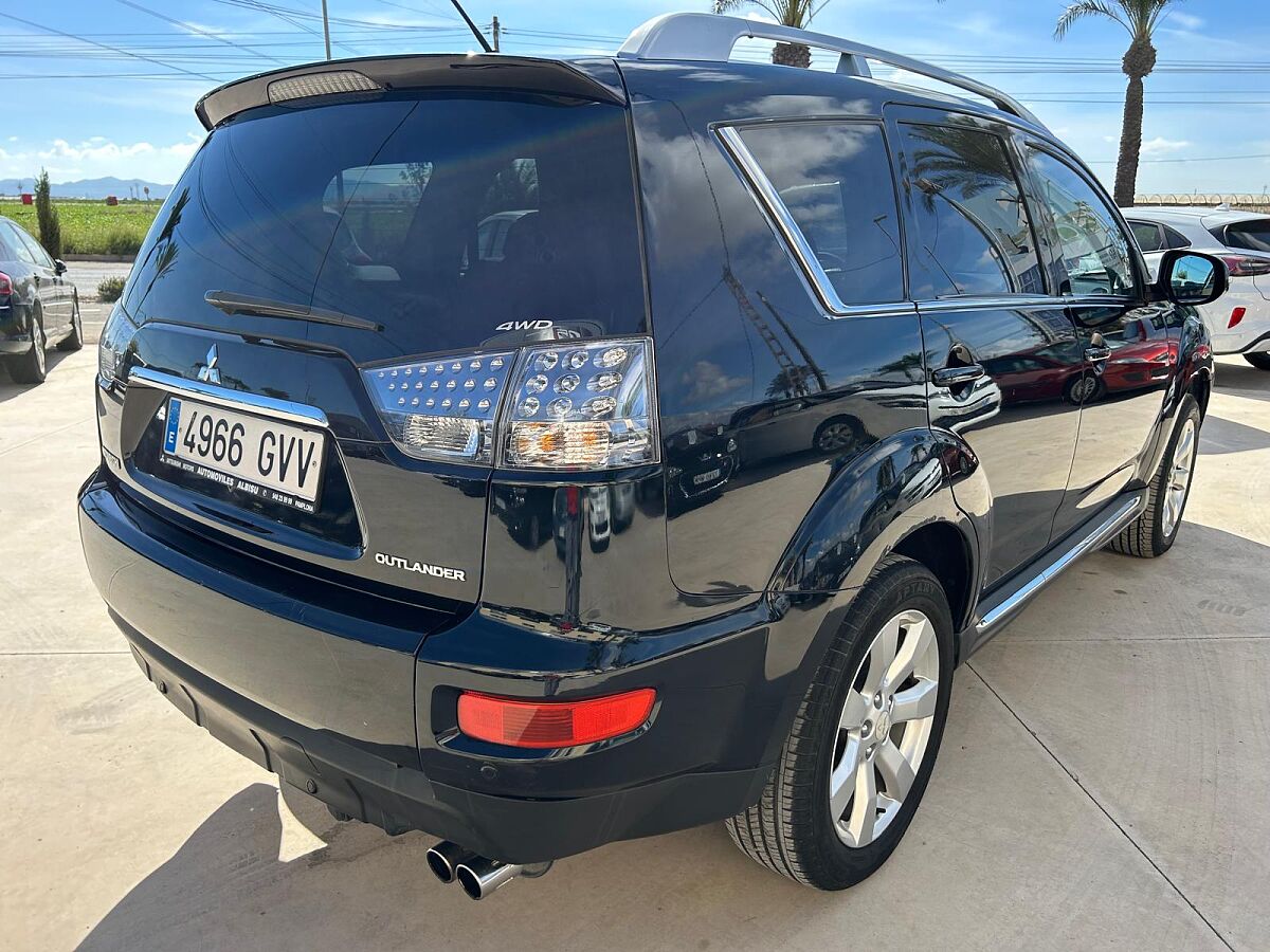 MITSUBISHI OUTLANDER 2.2 TDI AUTO 4X4 SPANISH LHD IN SPAIN 165000 MILES 7 SEATS 2010
